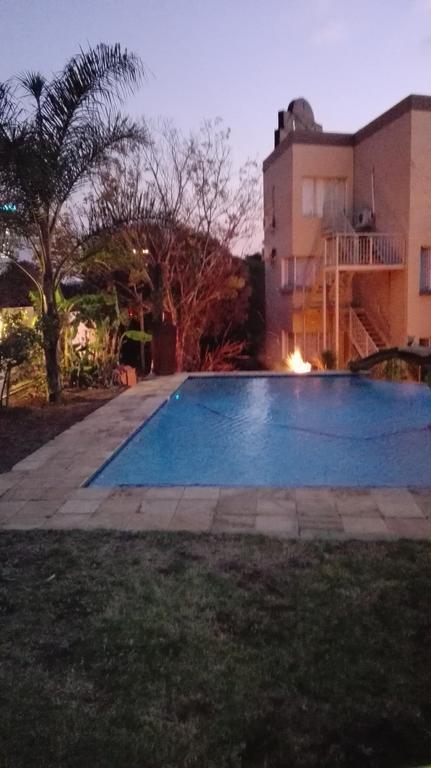 Villa Via Hotel Midrand Exterior photo